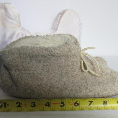Pair Ladies Older Booties and Neck Pillow, Read Description