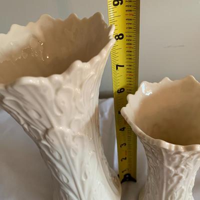 LENOX Porcelain Vase Classic Ivory Embossed Woodland Leaf