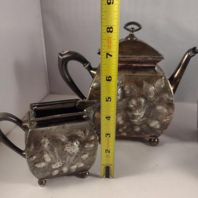 Meriden & Co Quadruple Plate Tea Pot and Accessories
