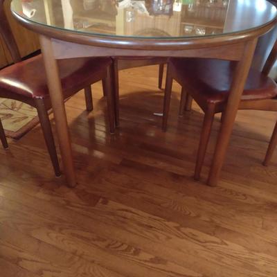 Solid Wood MCM Style Young Hinkle Round Table and Four Chairs
