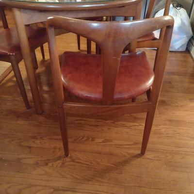 Solid Wood MCM Style Young Hinkle Round Table and Four Chairs