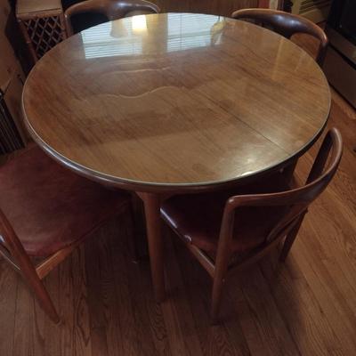 Solid Wood MCM Style Young Hinkle Round Table and Four Chairs
