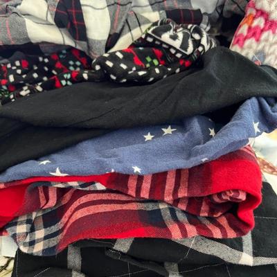 Big Lot Women's Winter Pajamas Sz SM
