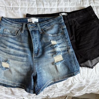 Lot Womenâ€™s Jeans, Pants, Tank Tops, Shorts Sz SM