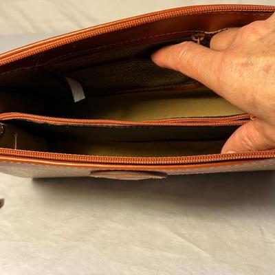 Dooney & Bourke Leather Purse & Coin-purse (PC-RG)
