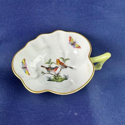 847 Herend Rothschild Bird & Insect Leaf Dish