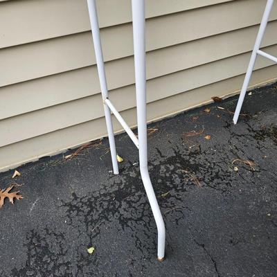 Three White Wire Frame Racks (G-JS)