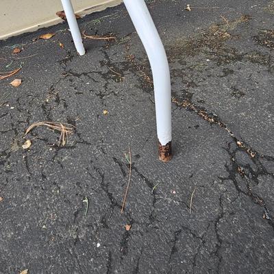 Three White Wire Frame Racks (G-JS)