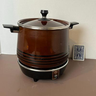 Vintage West Bend Slo-Cooker
