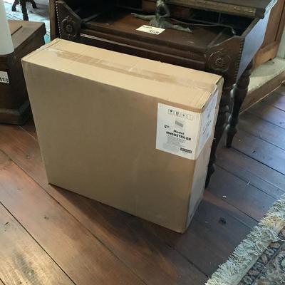 W1077 New In Box ProCom 30000-BTU Wall or Floor-Mount Indoor Natural Gas or Liquid Propane Vent-Free Infrared Heater