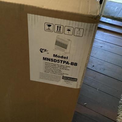 W1077 New In Box ProCom 30000-BTU Wall or Floor-Mount Indoor Natural Gas or Liquid Propane Vent-Free Infrared Heater