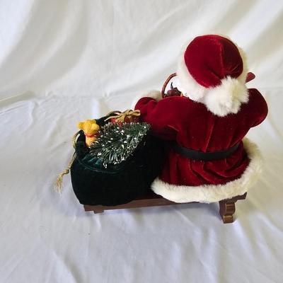 Assortment of Santa Claus Figures (G-JS)