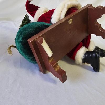 Assortment of Santa Claus Figures (G-JS)