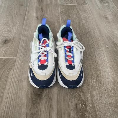 Nike low top size 6.5
