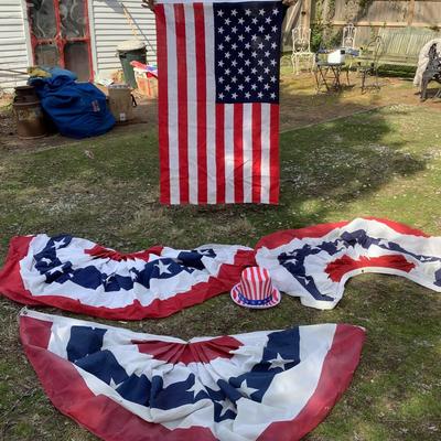O758 Patriotic Buntings and Flag Lot q