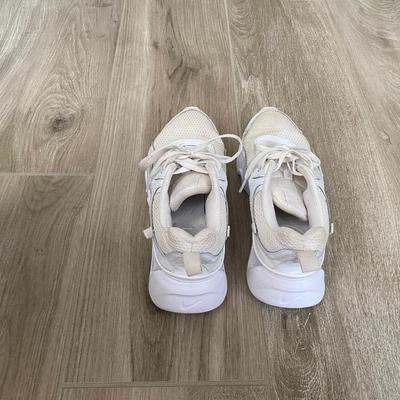 Nike low top Size 6.5