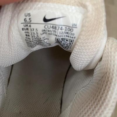 Nike low top Size 6.5