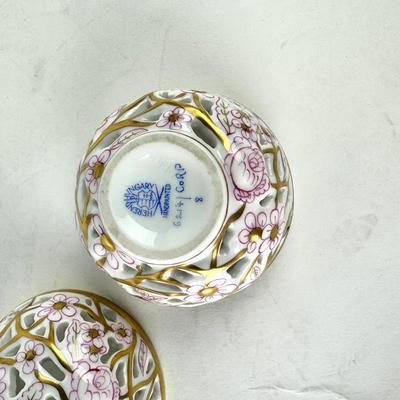 866 Vintage Herend Porcelain Reticulated Bonbonniere Strawberry Design