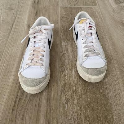Nike low top Size 6.5