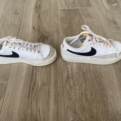 Nike low top Size 6.5