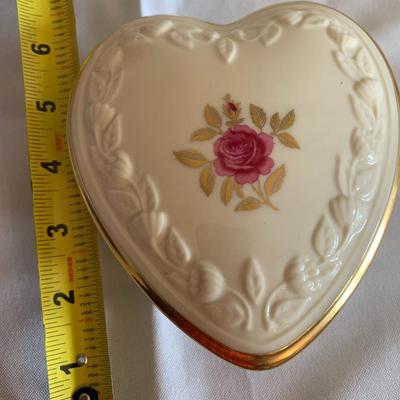 LENOX RHODORA IVORY GOLD TRIM HEART SHAPED COVERED TRINKET DISH - VINTAGE