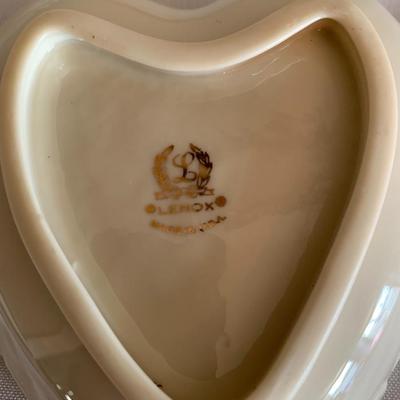 LENOX RHODORA IVORY GOLD TRIM HEART SHAPED COVERED TRINKET DISH - VINTAGE