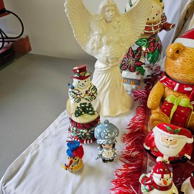 Huge Lot of Christmas Decor (G-JS)