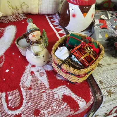 Huge Lot of Christmas Decor (G-JS)