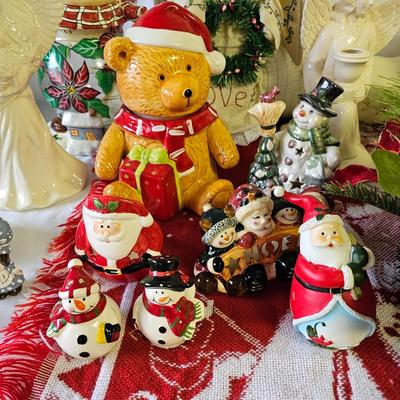 Huge Lot of Christmas Decor (G-JS)