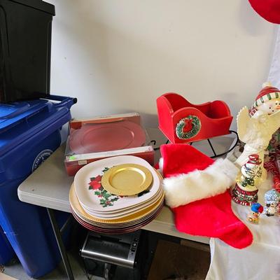 Huge Lot of Christmas Decor (G-JS)