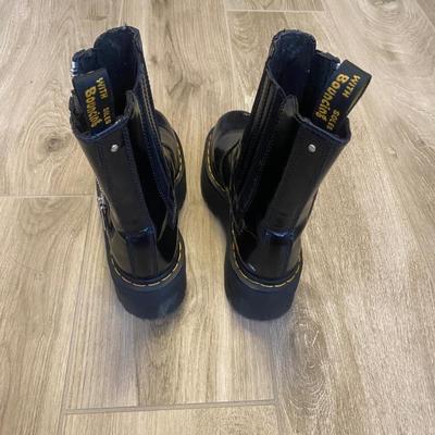 Doc Martin Size 6