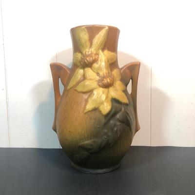 LOT 31L: Vintage 1940s Roseville USA Art Pottery Clematis Pattern Brown Double Handle Vase (108-8