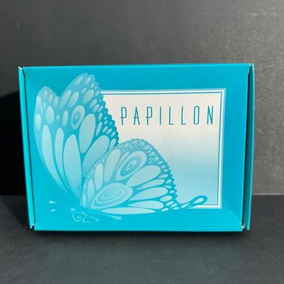 LOT 136X: Papillon Womenâ€™s Wig Style Doree Color 22