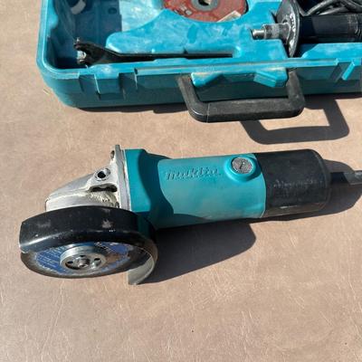 LOT 165S: Makita Corded Angle Grinder 9523NBH w/ Case