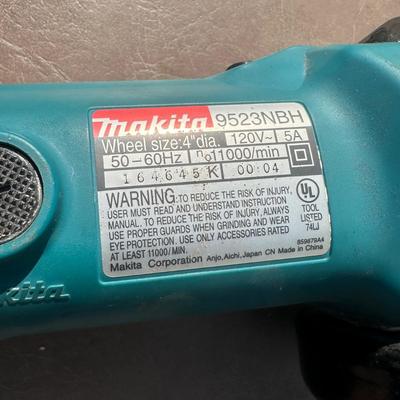 LOT 165S: Makita Corded Angle Grinder 9523NBH w/ Case