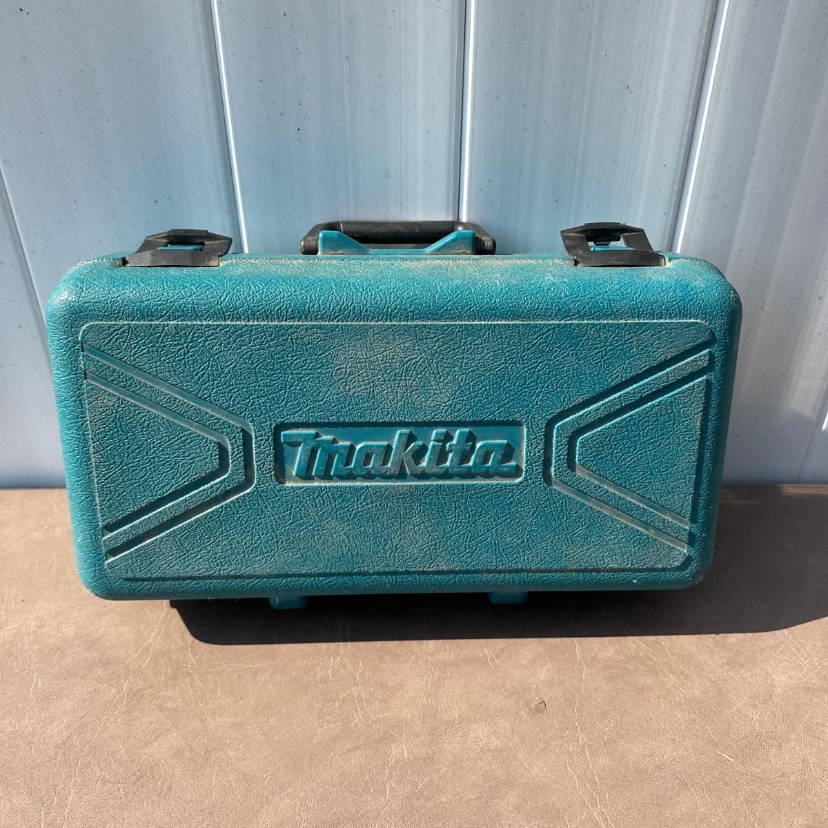 LOT 165S Makita Corded Angle Grinder 9523NBH w Case