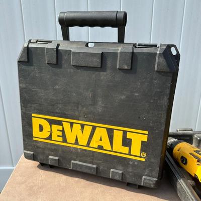 LOT 172S: 3 DeWALT Cordless Drill/Drivers w/ Drywall Screwdriver & Flashlight