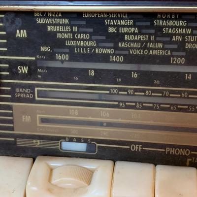 LOT 224 Y: Vintage KÃ¶rting Delmonico International Novum AM/FM Radio Model 1047 made in Western Germany