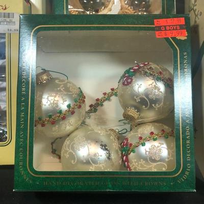 LOT 285B: Vintage Christmas Ornaments - Pyramid, Krebs, Apples & More