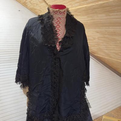 U 1091 Victorian Clothing Lot