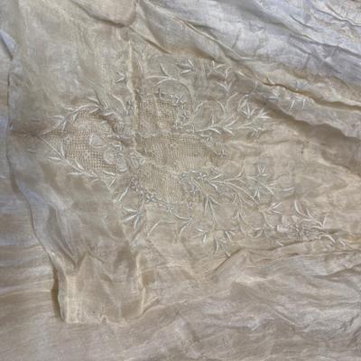 U 1091 Victorian Clothing Lot
