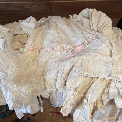 U 1091 Victorian Clothing Lot