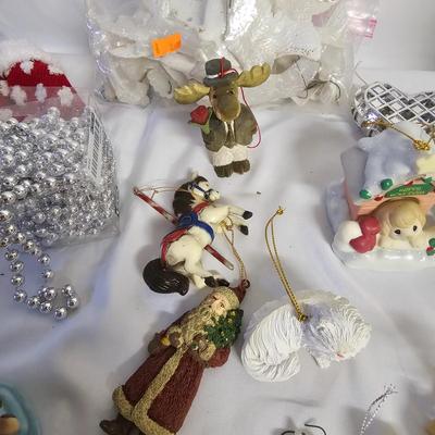 Assorted Christmas Ornaments (G-JS)