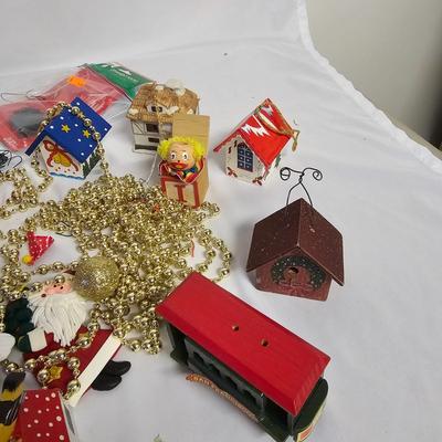 Assorted Christmas Ornaments (G-JS)