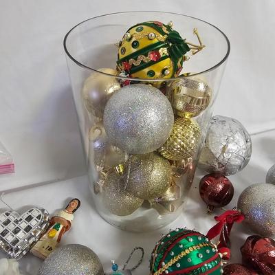 Assorted Christmas Ornaments (G-JS)