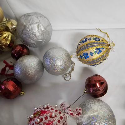 Assorted Christmas Ornaments (G-JS)