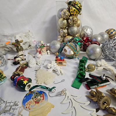 Assorted Christmas Ornaments (G-JS)