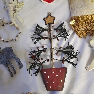 Assorted Christmas Ornaments (G-JS)