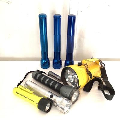 W772 Large Lot of Working Flashlights