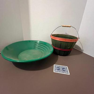 Plastic Gold Pan and Bushel Basket